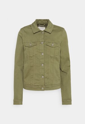 Olivově zelená džínová bunda s klasickým límcem, předním zapínáním na knoflíky a dvěma náprsními kapsami. Má vypasovaný střih a texturovanou látku.
