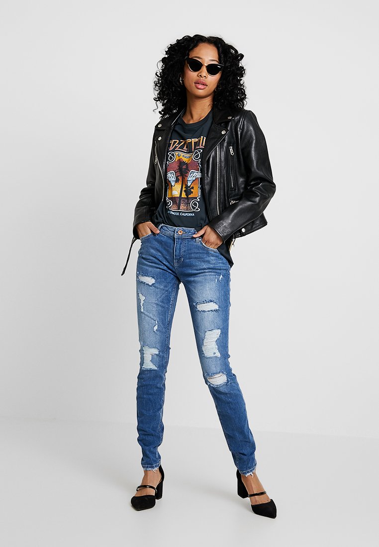 ONLCARMEN Jeans Skinny Fit bluewhite ONLCARMEN Jeans Skinny Fit bluewhite