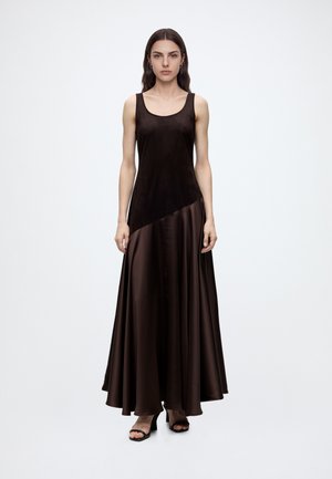 Vero Moda VMSHARA SINGLET DETAIL DRESS - Robe longue - chocolate torte