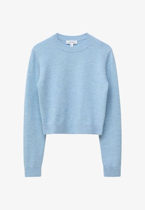 Hellblauer, kurzer Pullover aus weichem Strickmaterial. Verfügt über lange Ärmel, einen runden Ausschnitt sowie gerippte Bündchen an Ärmeln und Saum.