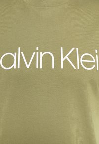 Calvin Klein FRONT LOGO - T-shirt estampada - green