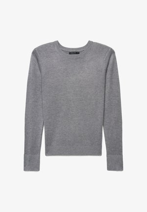 Maglione grigio a maniche lunghe con scollo rotondo, polsini e orlo a costine, realizzato in tessuto morbido lavorato a maglia, disteso su uno sfondo bianco.
