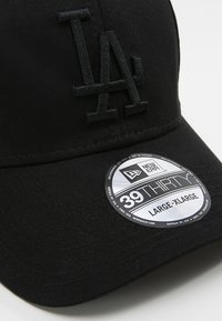 Thumbnail Image 5