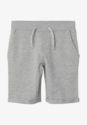 Shorts de sport gris clair avec taille élastique, cordon blanc, poches latérales et ourlets retroussés.