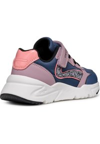Geox J LOFTUS - Scarpe primi passi - avio dark rose