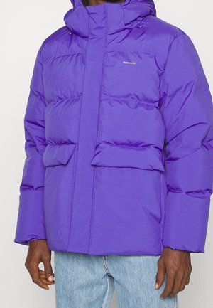 Bunda z prachového peří - purple