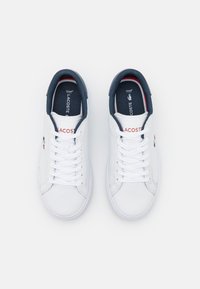 Lacoste POWERCOURT  - Sapatilhas - white/navy/red