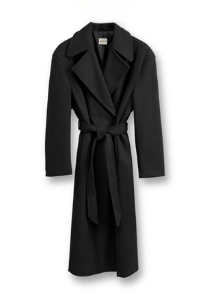 Sort uldblanding frakke med dobbeltknap foran, brede klapper, lange ærmer og et matchende bælte. Glat tekstur med minimal detaljer.