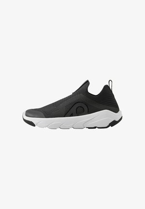 Scarpa da corsa nera slip-on con suola bianca spessa, tomaia in maglia, bordo posteriore con linguetta e design "4D" discreto sul lato.