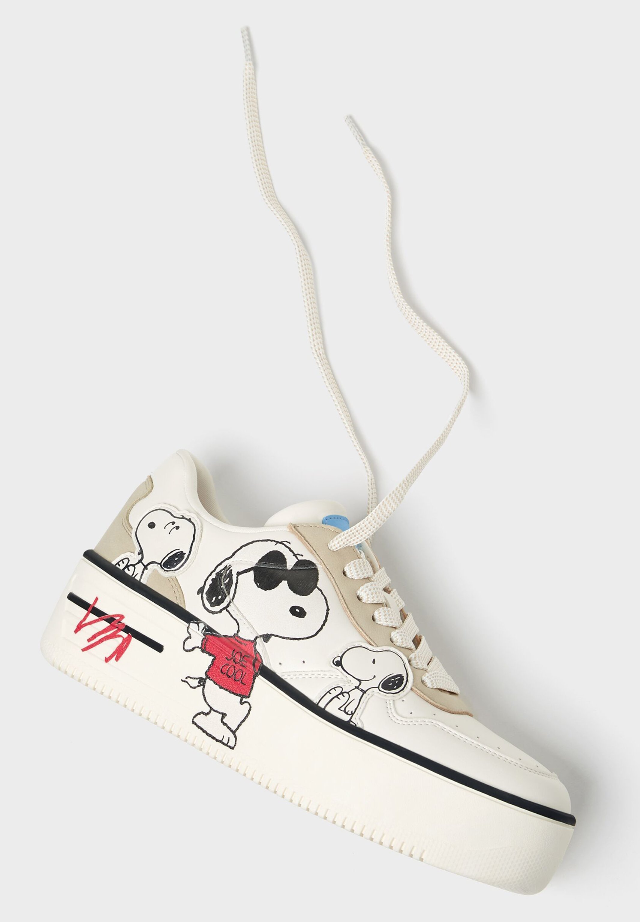 snoopy trainers