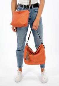 Emily & Noah ELKE - Handbag - rust