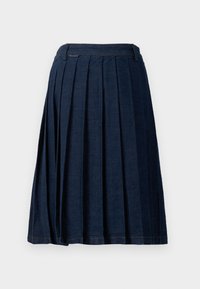 Fustă pliată de culoare albastru marin, confecționată din material denim, cu un brâu și detalii de cusătură pe margine. Textură netedă, design până la genunchi.
