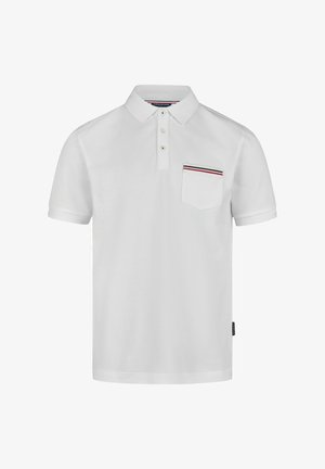 Witte polo shirt van katoen. Heeft een klassieke kraag, een placket met drie knopen en een linkse borstzak met rode, blauwe en zwarte strepen.