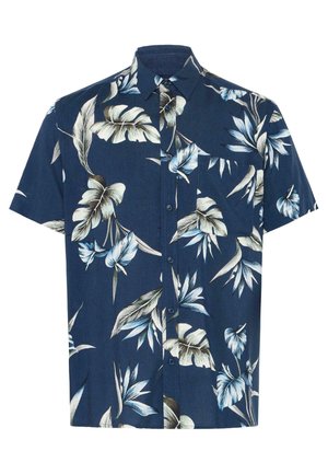 Donkerblauw overhemmetje met korte mouwen, lichtbeige en lichtblauw tropisch bladprint met een voorzak op de borst.