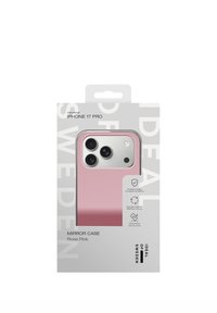 Speil-etui for iPhone 17 Pro, med rosenrød farge, slankt design og beskyttende materialer. Leveres pakket med resirkuleringsikoner.