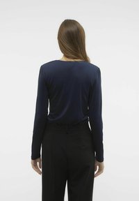 Vero Moda Maglietta a manica lunga - navy blazer
