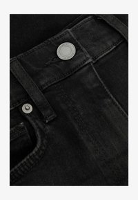 Ausgewählt, black
