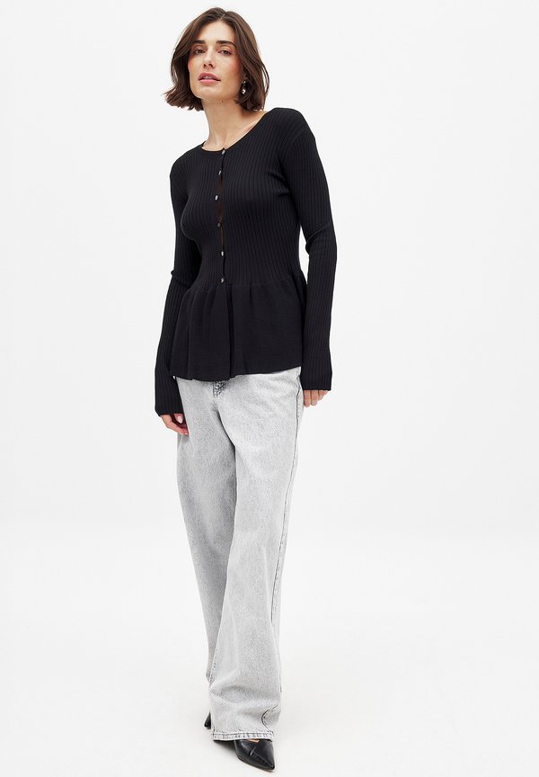 PEPLUM - Strickjacke