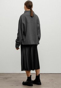 Ahlvar Gallery HANA - A-linjekjol - dark grey