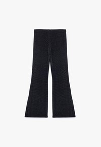 Zwarte uitlopende broek van textuurstof, met een middelhoge taille en een strakke silhouet, voorzien van een subtiele glansafwerking.