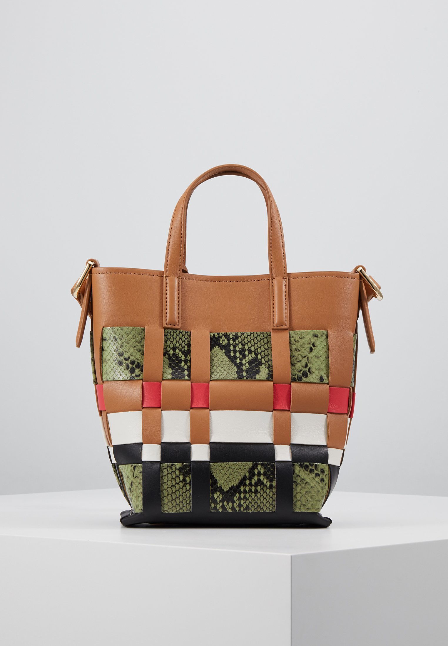 3.1 Phillip Lim ODITA MINI MODERN LATTICE BUCKET Håndveske 3.1 Phillip Lim ODITA MINI MODERN LATTICE BUCKET Håndveske
