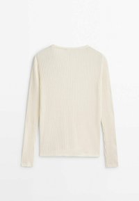 Pull côtelé à manches longues de couleur crème avec un col rond, vu de dos sur un fond blanc.