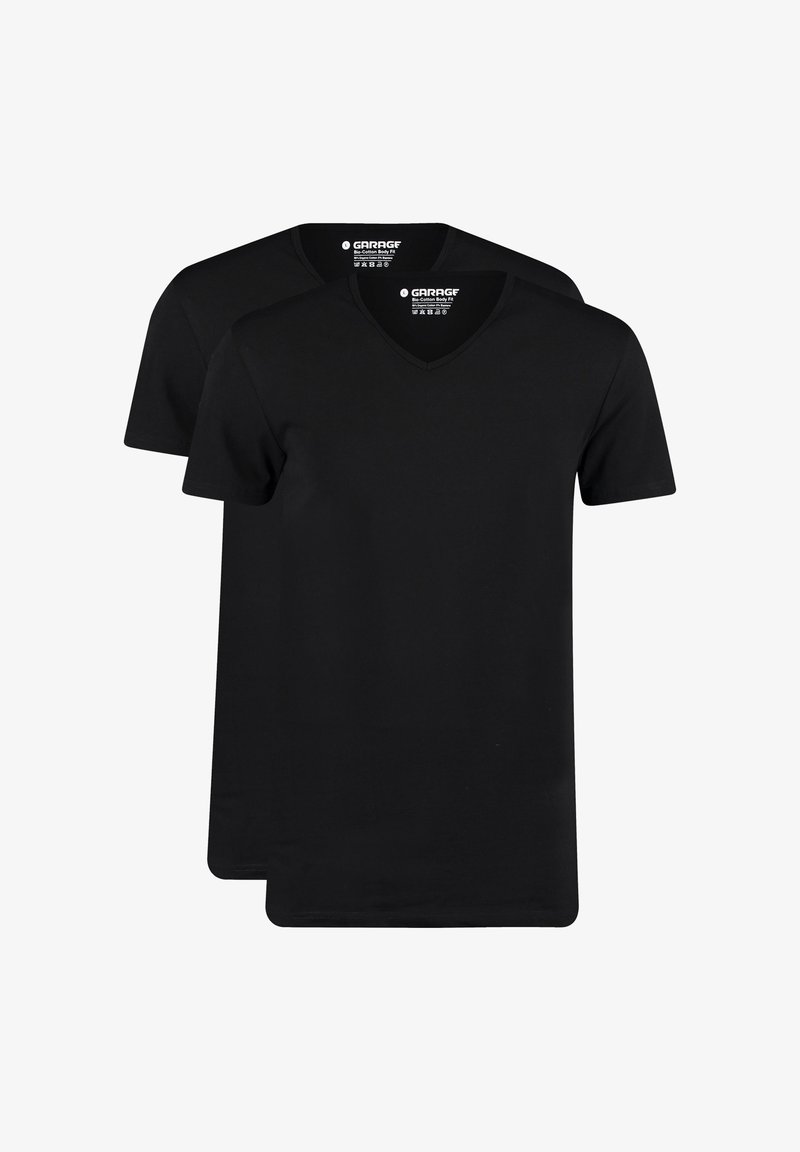 Zwarte v-hals t-shirts van een katoenmix. Voorzien van korte mouwen, een gladde textuur en een klassieke pasvorm. Set van twee.