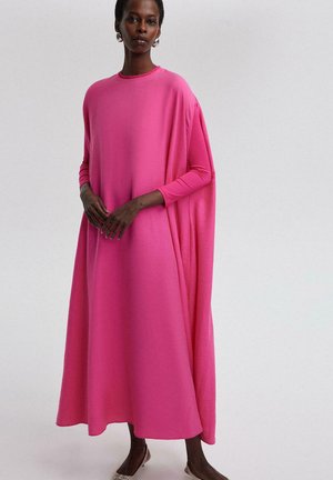 Touché Privé Vestito lungo - fuchsia