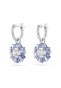 Zilveren oorringen met een stralend clusterontwerp, met een centrale heldere steen omringd door blauwe en heldere baguette-snit accenten.