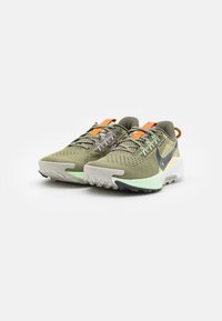 Nike Performance REACTX PEGASUS 5 - Tenisice za trail trčanje - medium olive/anthracite/neutral olive/vapor green/lilac bloom