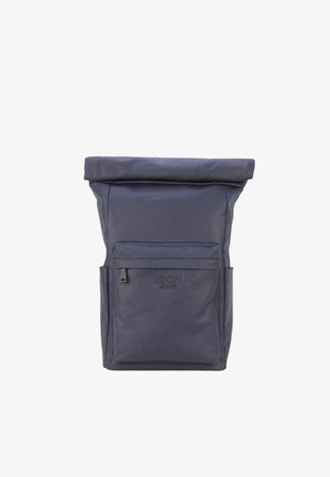 Zaino in tessuto blu scuro con chiusura a rotolo, tasca frontale con zip con il logo "JOOP! JEANS" in rilievo e tasche laterali.