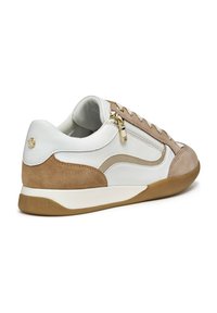 Sneaker bianco e beige realizzato in pelle e suede, con un design a lacci frontale, cerniera laterale e suola in gomma.
