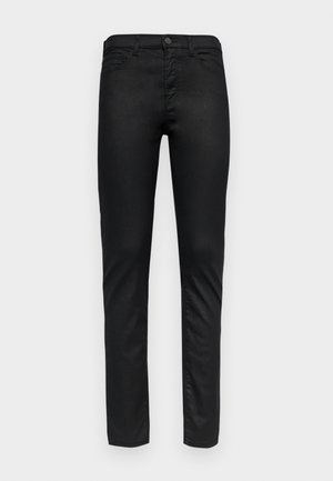 Mustat farkut slim fit -mallilla, joissa on edessä napitus, viisi taskua ja hienostunut tekstuuri saumattomalla pinnalla.