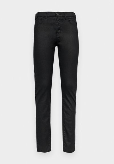 Juodi džinsai su siauru siluetu, su priekiniais mygtukais, penkių kišenių dizainu ir švelnia tekstūra su sklandžiu paviršiumi.