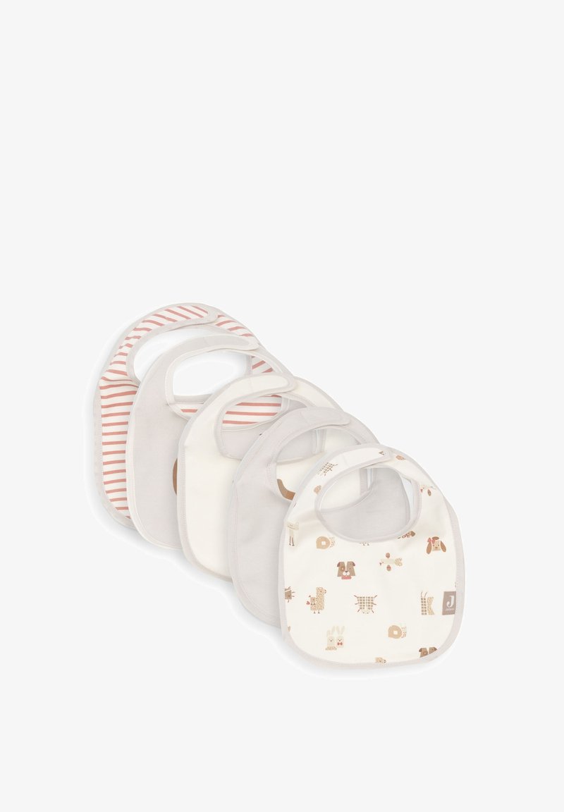 Set van vijf baby-slabbetjes van zachte katoen, met beige en witte kleuren, inclusief strepen en dierenpatronen, ontworpen voor gemakkelijk dragen.