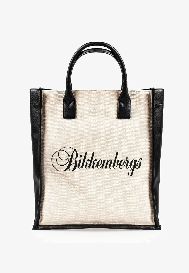 Stof tote bag med sorte læderdetaljer og håndtag, der har et stort trykt logo "Bikkembergs" i elegant skrift.
