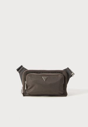 Borsa in nylon marrone con zip argento, tasca anteriore, tracolla regolabile e logo a triangolo sul davanti. Texture liscia.