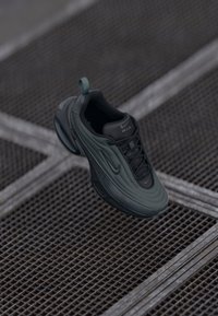 AIR MAX PORTAL SE - Sapatilhas - black/iron grey