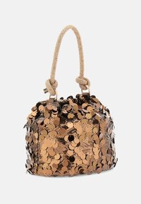 Borsa a tracolla a forma tondeggiante, decorata con paillettes metalliche bronzo e nere. La maniglia è una tracolla annodata con texture dorata.