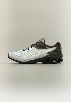 ASICS SportStyle, GEL KINETIC FR UNISEX - Маратонки - pure silver-coloured/black coffee