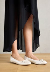 Non sélectionné, pearl