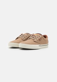 Etnies JAMESON 2 - Sportcipő - brown