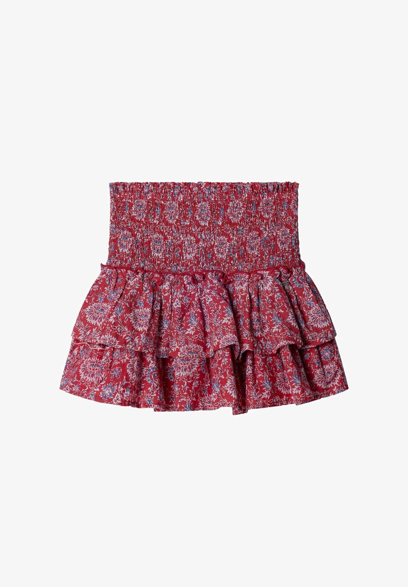 Falda roja con estampado floral, cintura fruncida y volantes en capas, con patrones de flores azules y blancas.