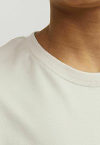 Jack & Jones Junior JJEURBAN EDGE O-NECK NOOS - Jednoduché tričko - moonbeam