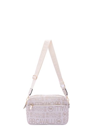 Borsa bianca con motivo logo dorato, forma rettangolare, chiusura con zip e tracolla removibile, con dettagli in hardware dorato.