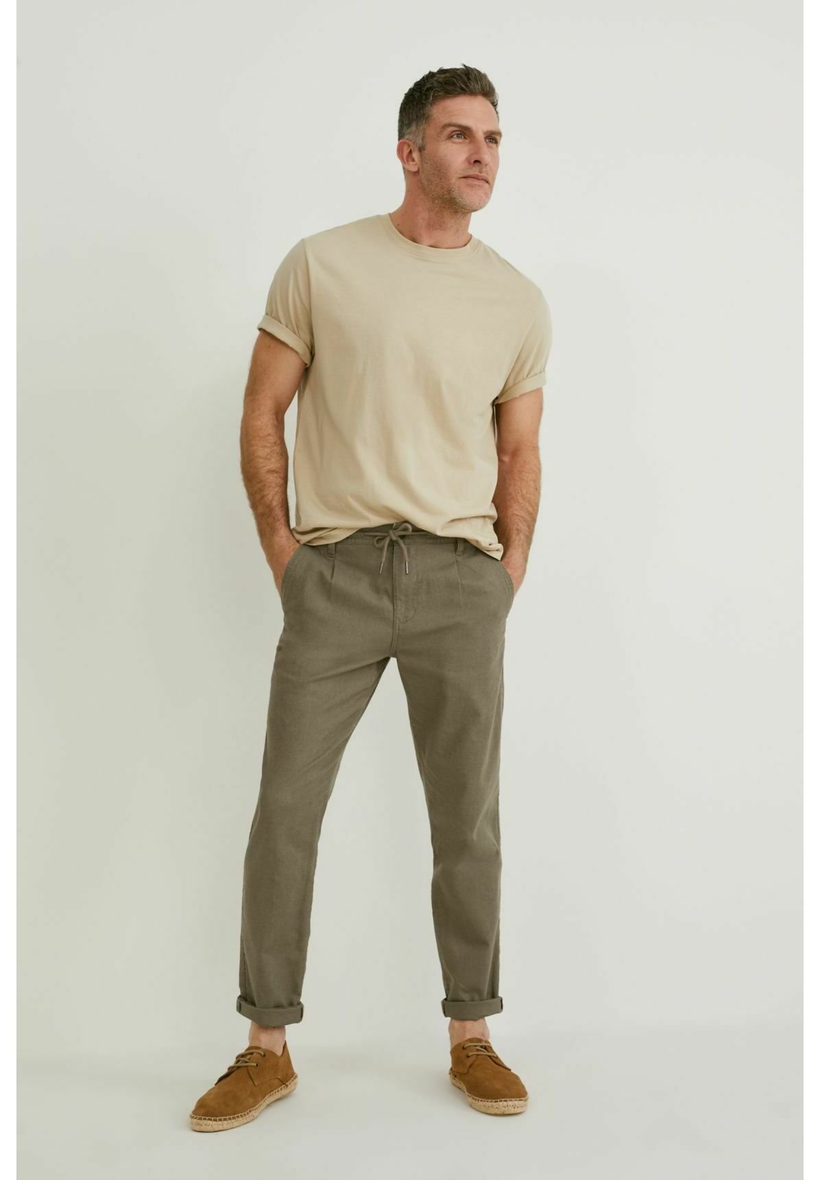 C\u0026A Pantalones chinos - green/verde oliva - Zalando.es