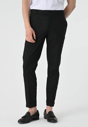 TURN UP - Chino - black