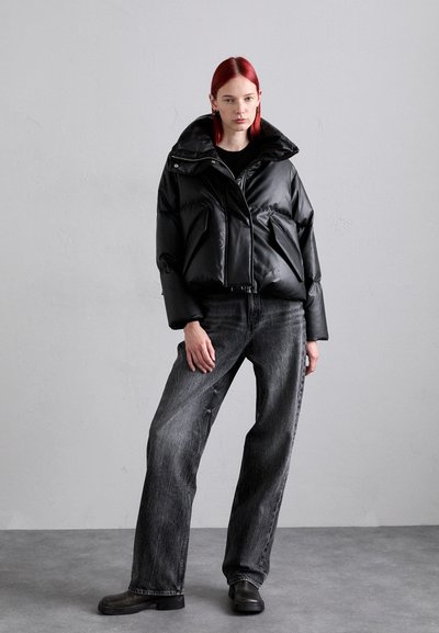 MM6 Maison Margiela Bunda z prachového peří - black