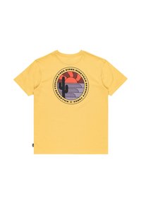 Gelbes Baumwoll-T-Shirt mit kurzen Ärmeln; auf der Rückseite befindet sich ein runder Grafikdruck, der einen Sonnenuntergang, einen Kaktus und gestapelte Streifen in Lila und Orange zeigt.
