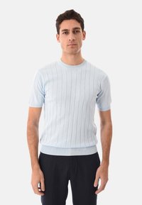 Non selezionato, celeste